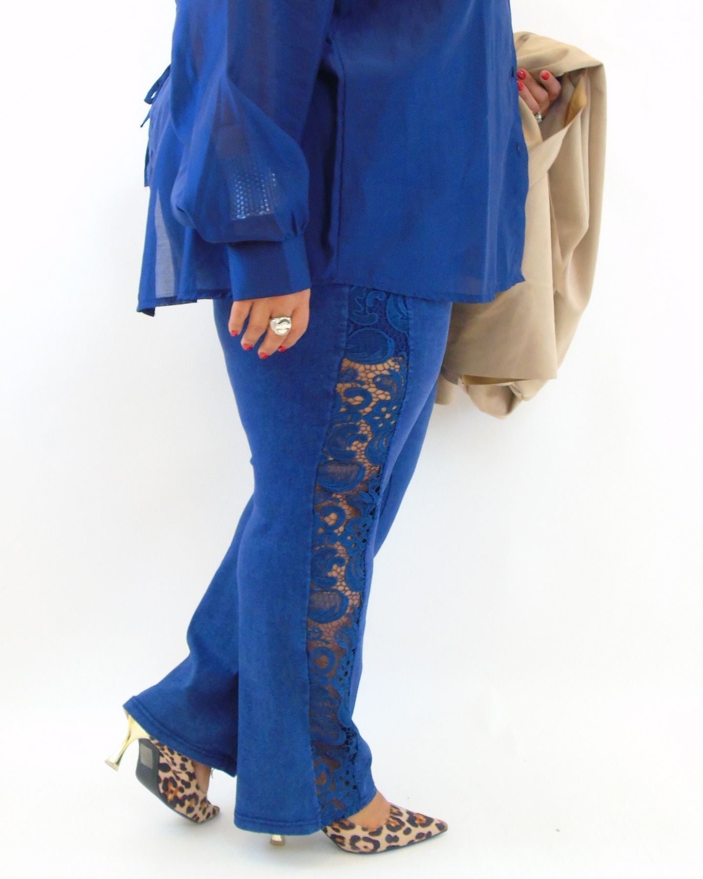 Jeans con ricamo 00462