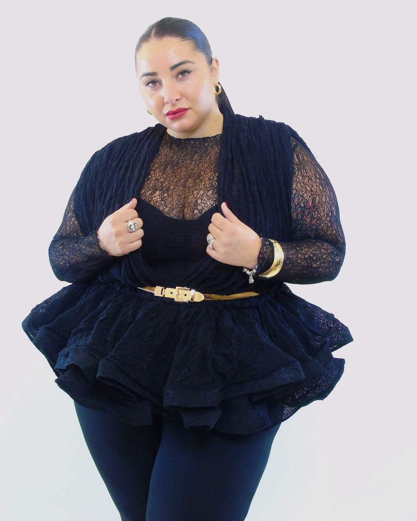 Blusa con balze con maglia  823