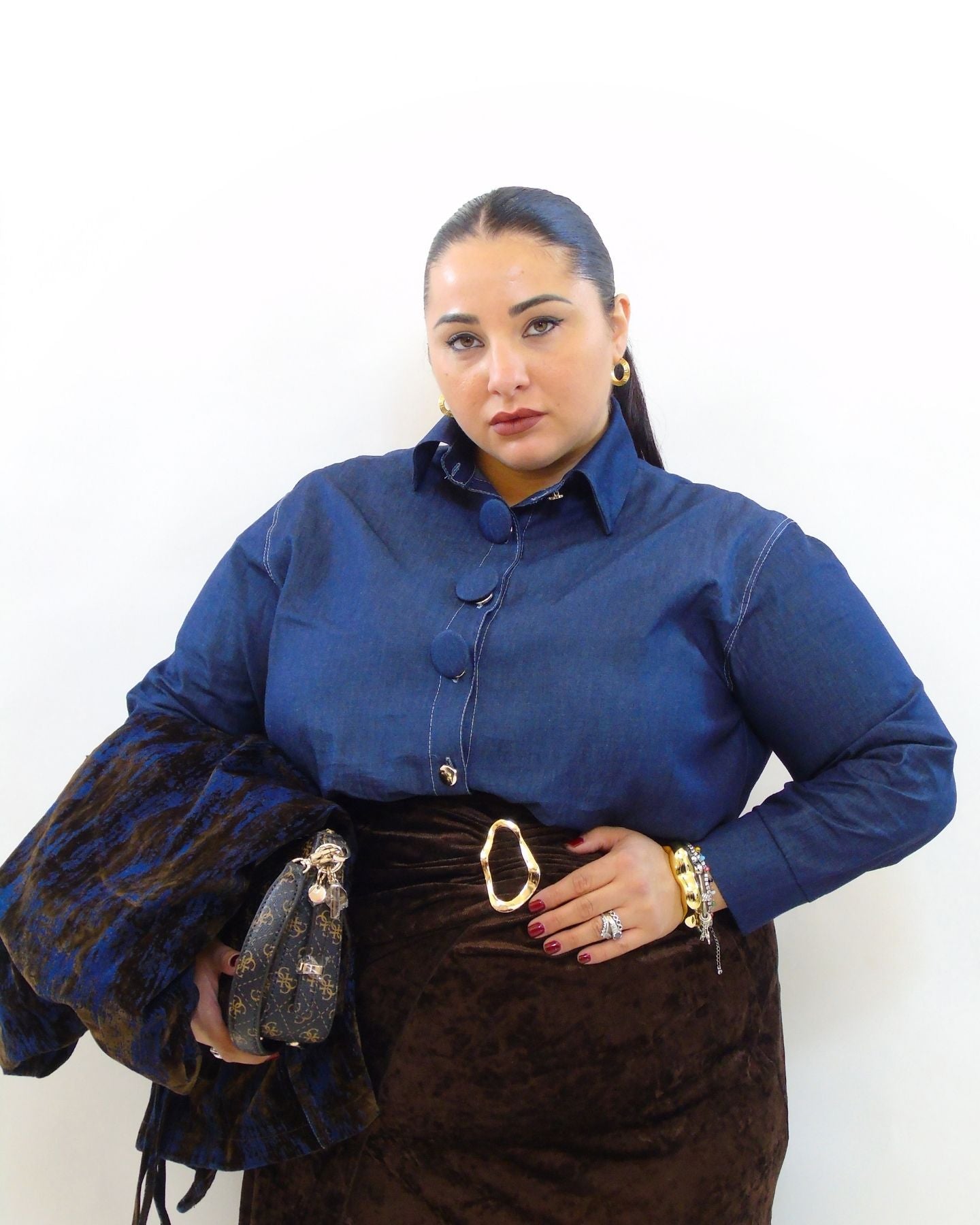 camicia in jeans con bottoni in tessuto 7723