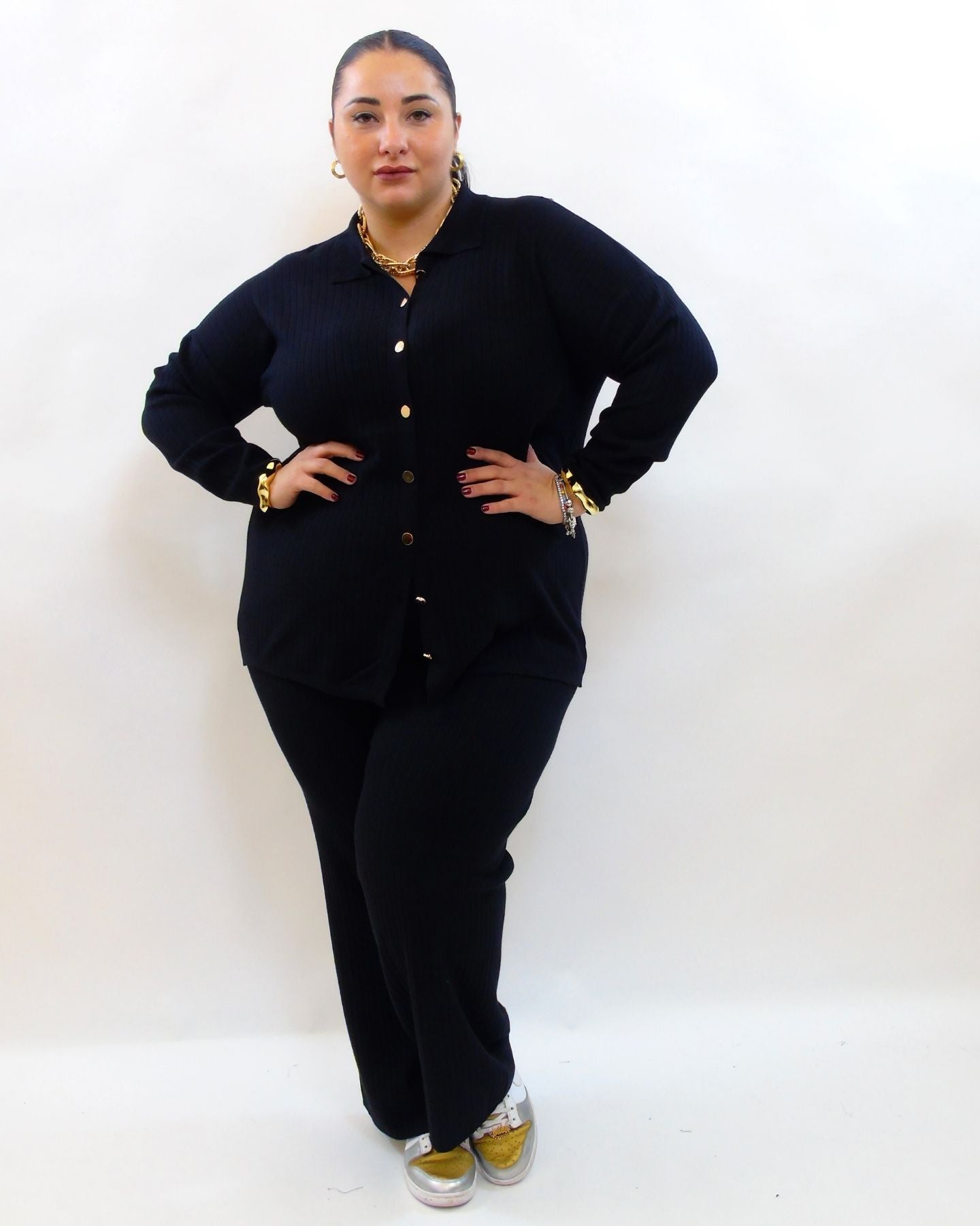 Coordinato con bottoni oro 099