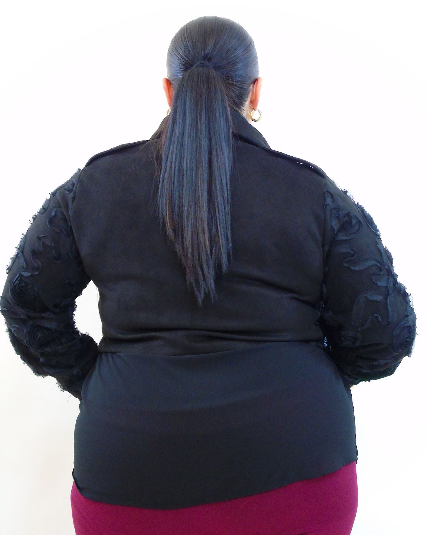 Giubbino taglio crop con rose in rilievo 25023