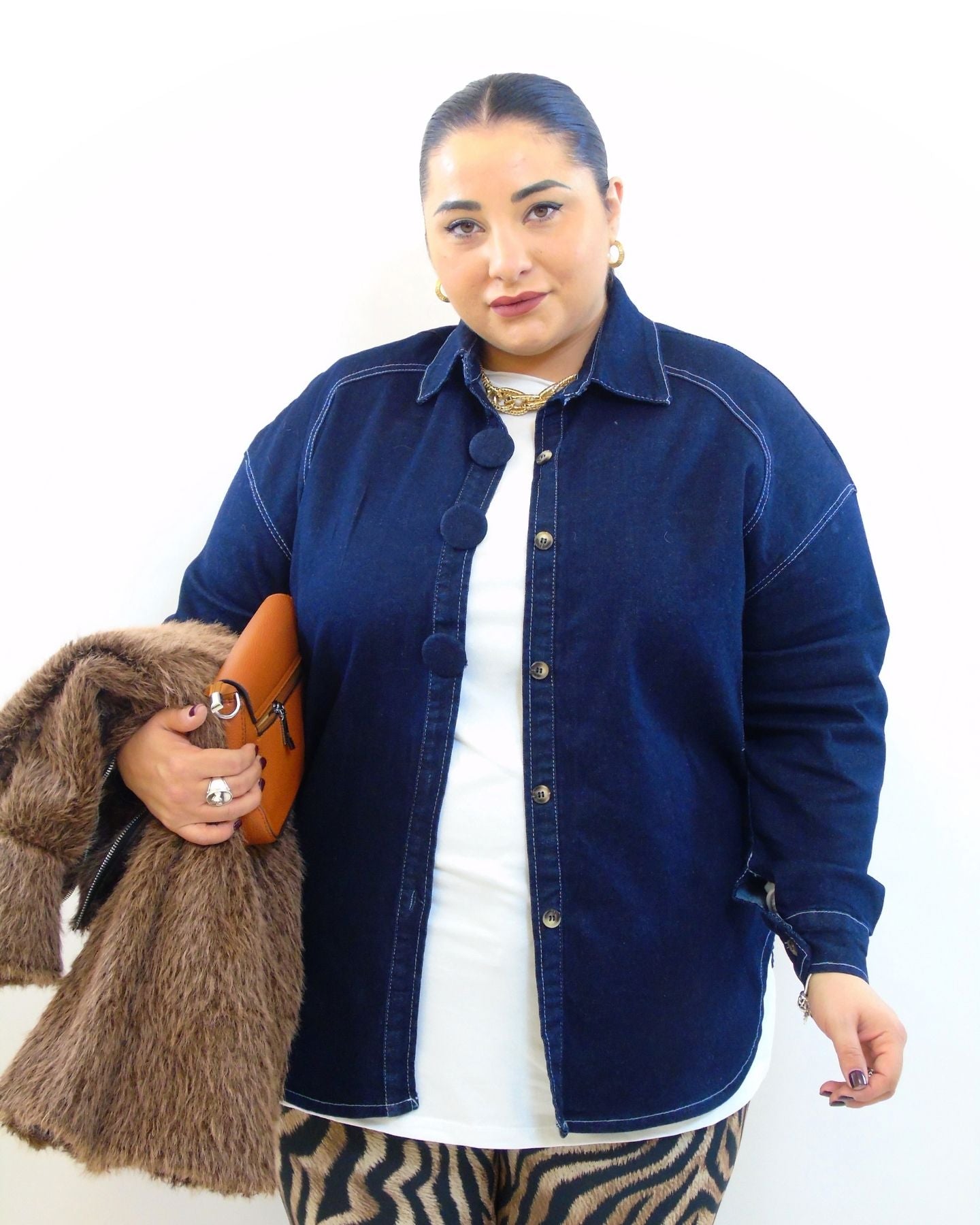 Camicia con bottone in tessuto 13618