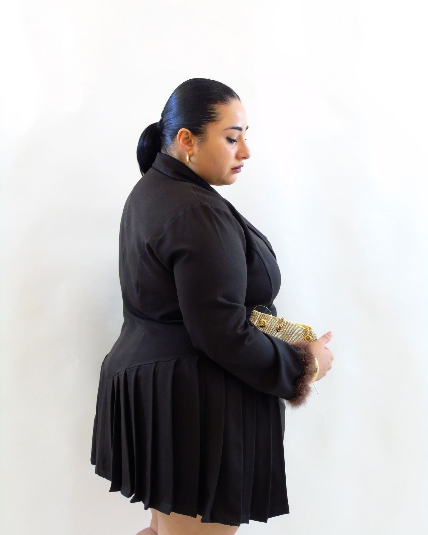 Abito con piume e bottoni 15887