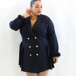 Abito con piume e bottoni 15887