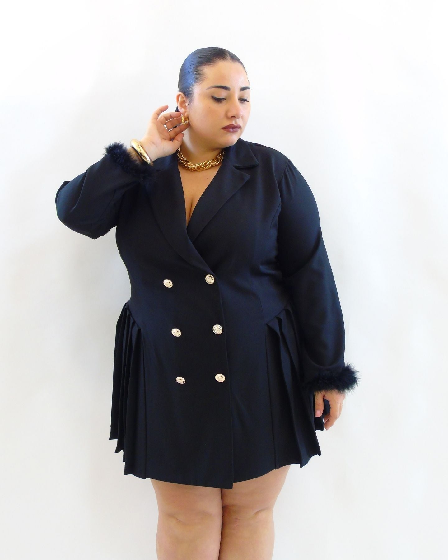 Abito con piume e bottoni 15887