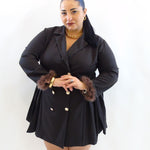 Abito con piume e bottoni 15887