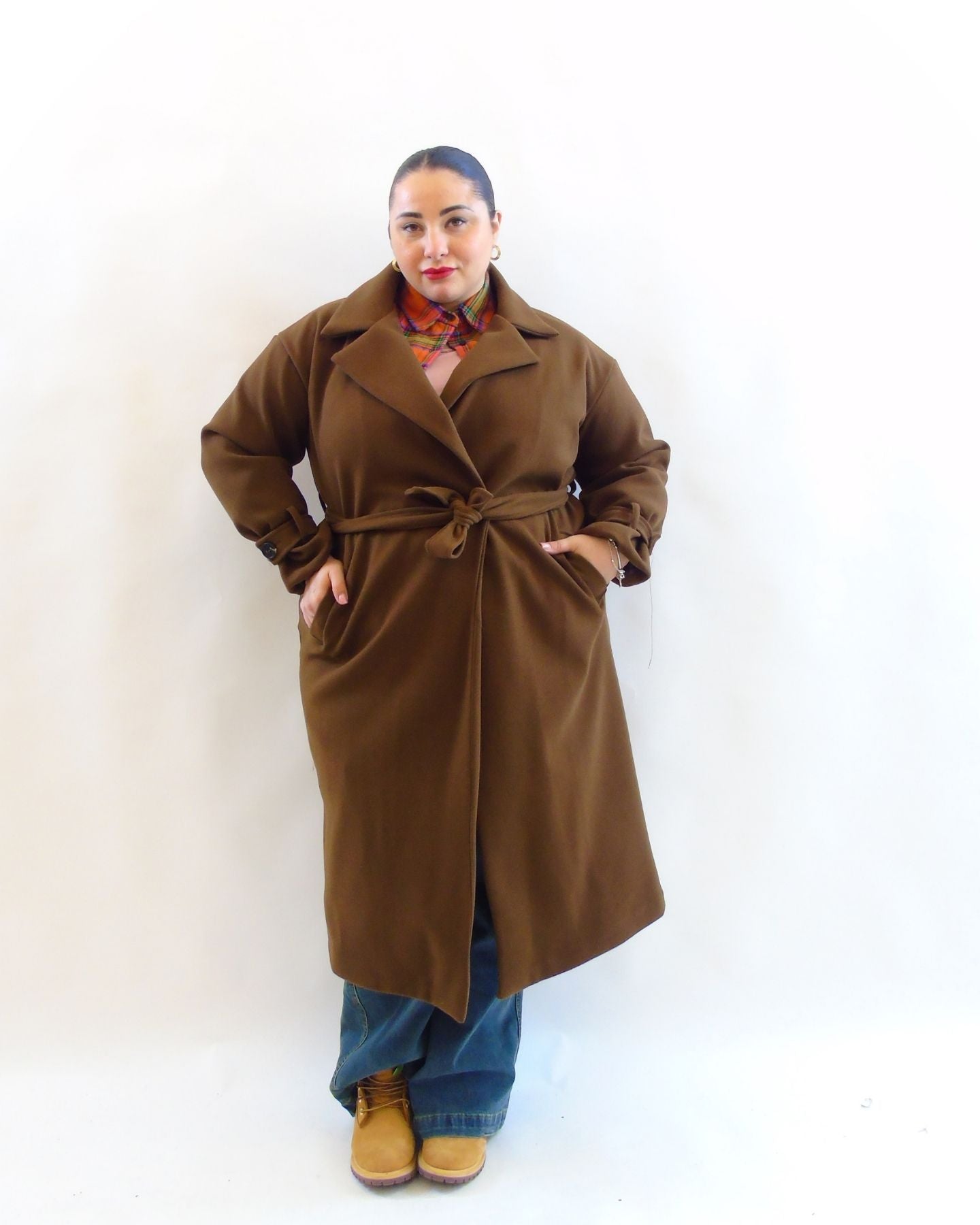 Cappotto con fusciacca e bottoni al polso 12227