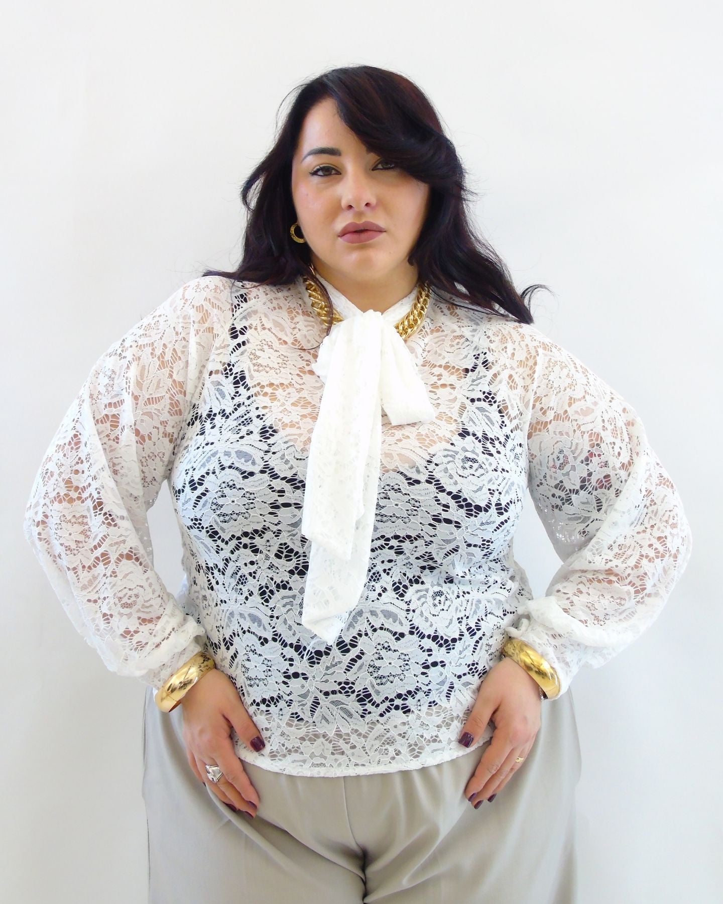 Camicia in pizzo con fiocco 7863