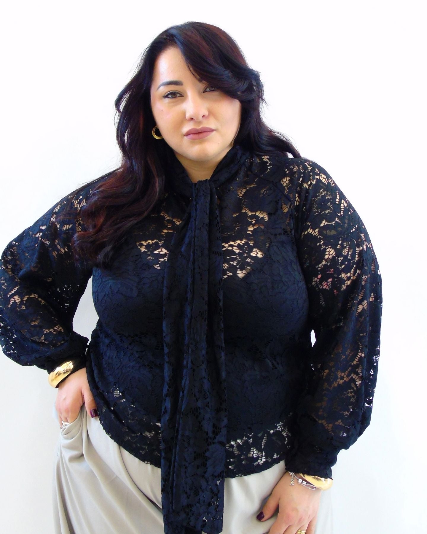 Camicia in pizzo con fiocco 7863