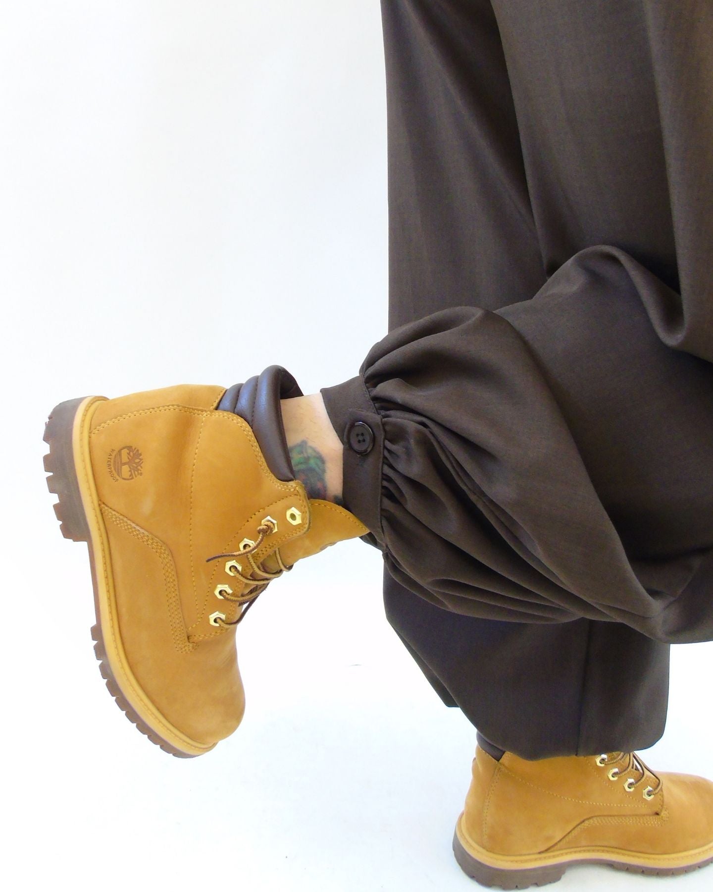 Pantalone ballon con bottone sul fondo 2118