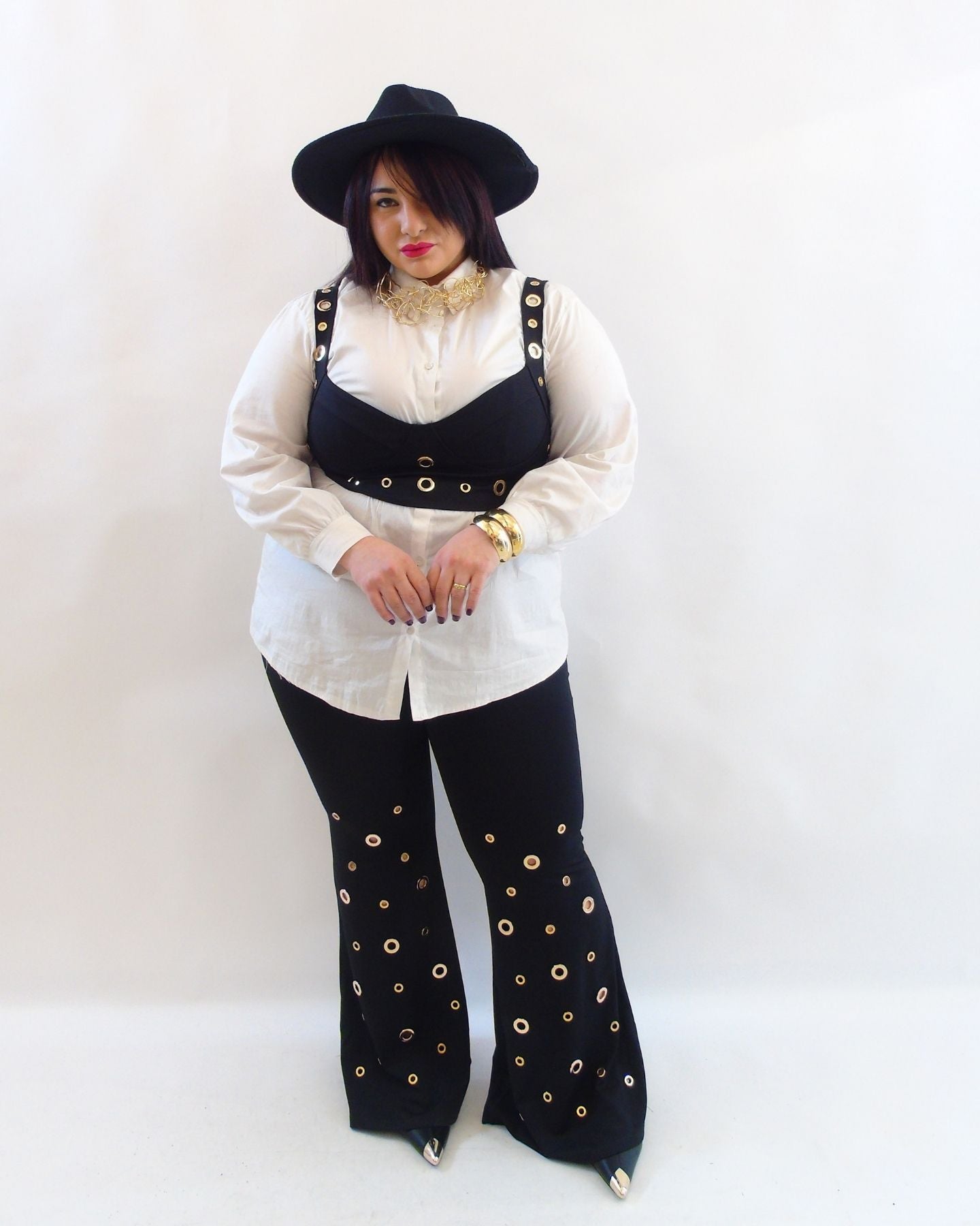 Coordinato con dettagli in oro
