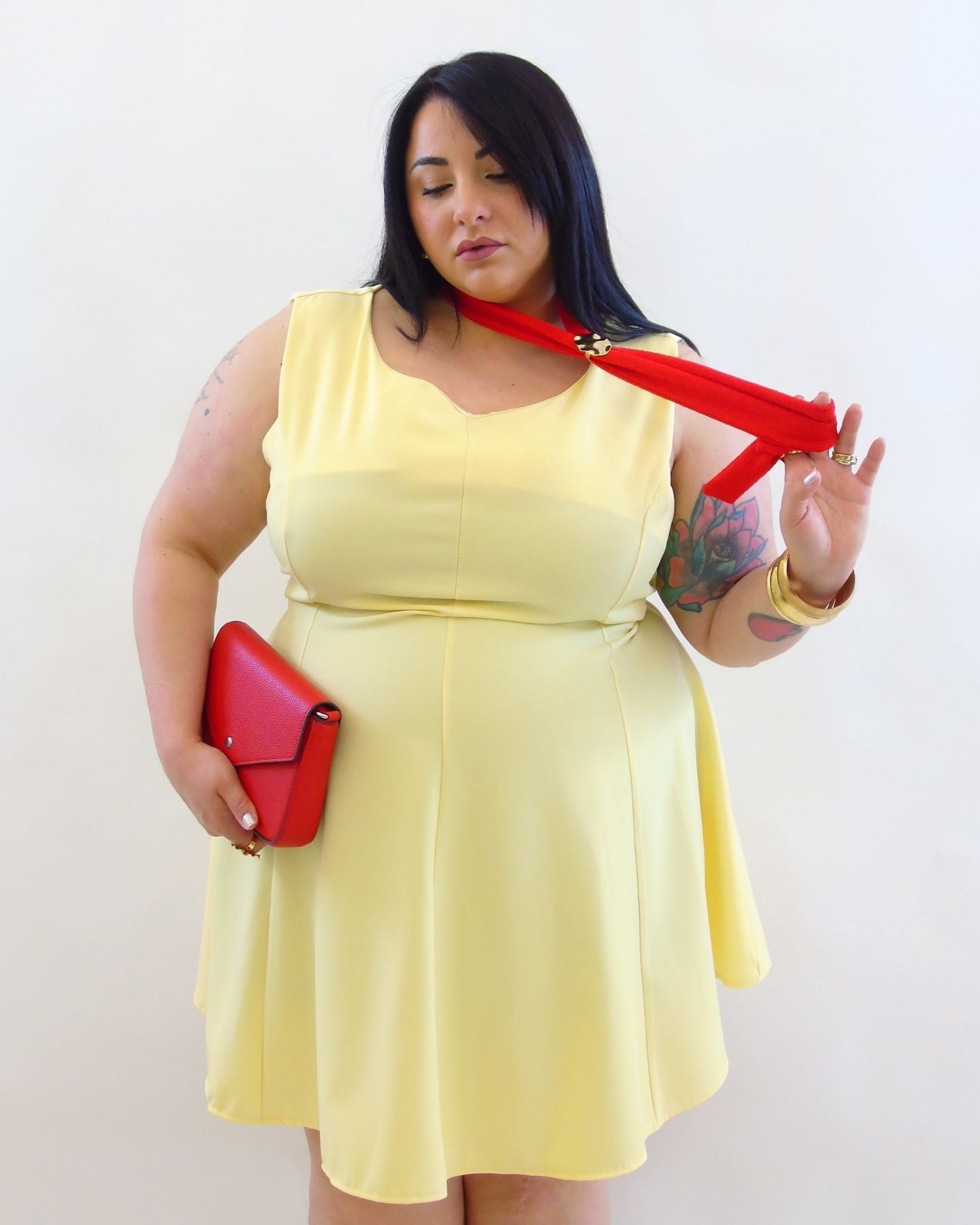 Abito con stringhe sul retro 92841